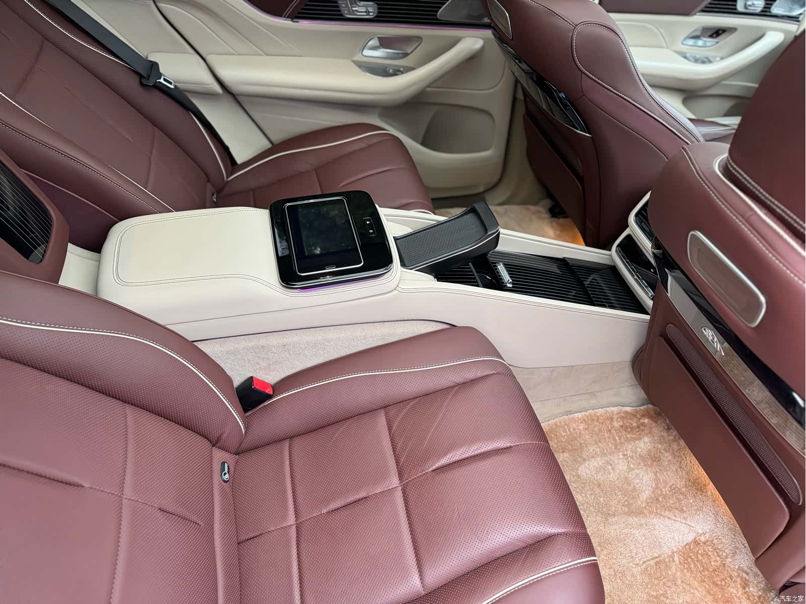 Mercedes-Benz GLS, 2024 16