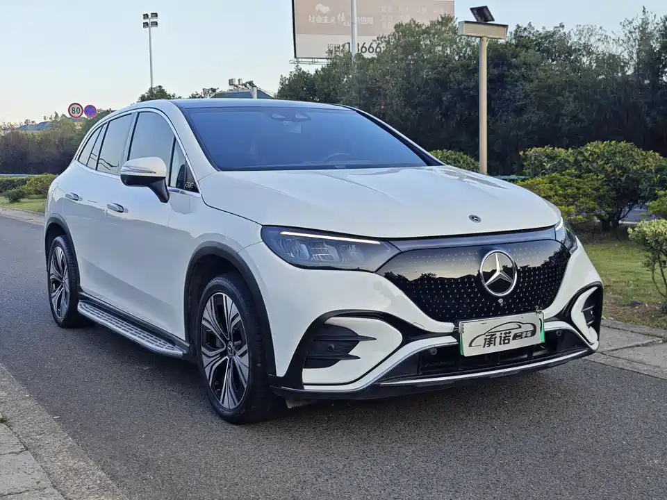 Mercedes-Benz EQE SUV