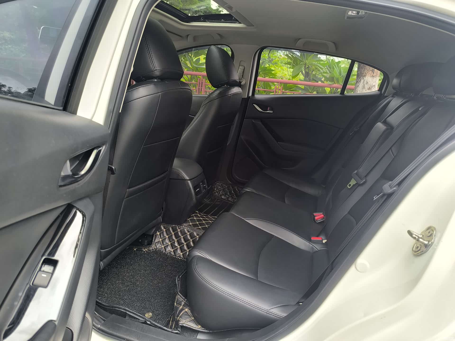 Mazda Mazda3, 2018 11