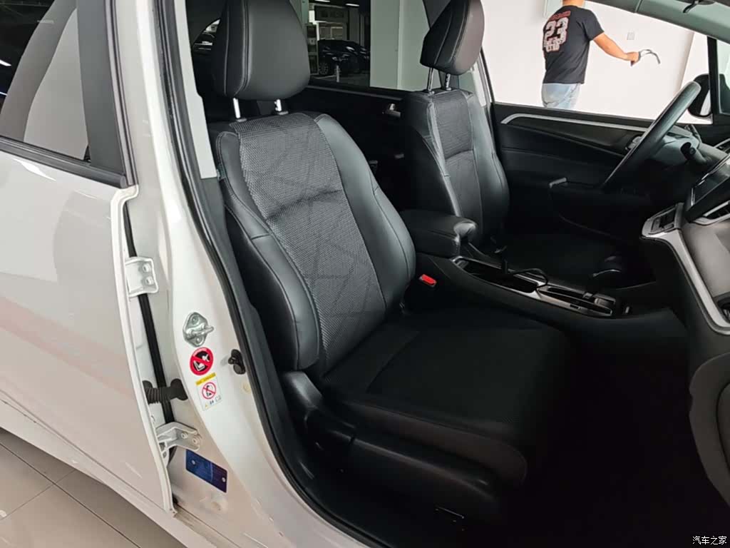 Honda Jade, 2015 25