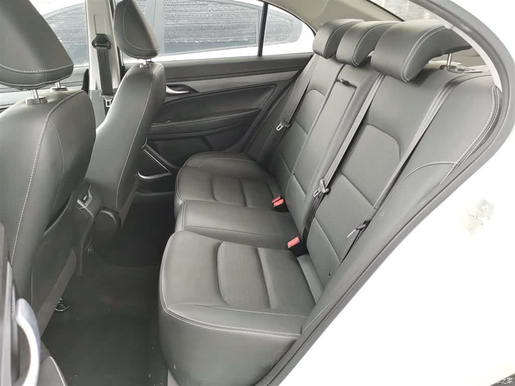 Geely Emgrand, 2021 17