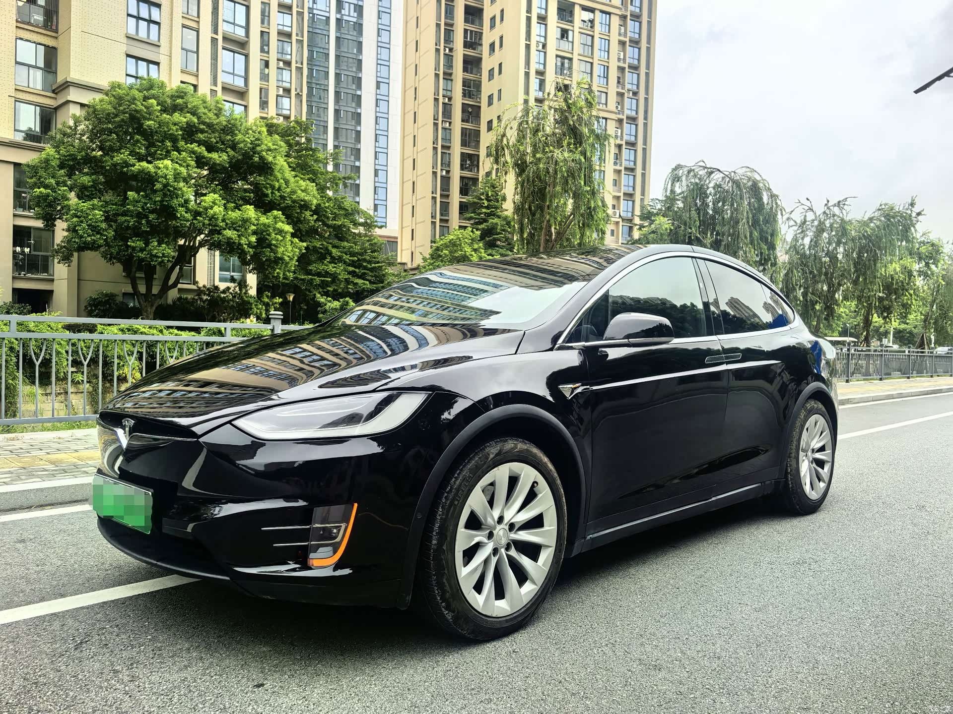 Tesla Model X, 2020 1