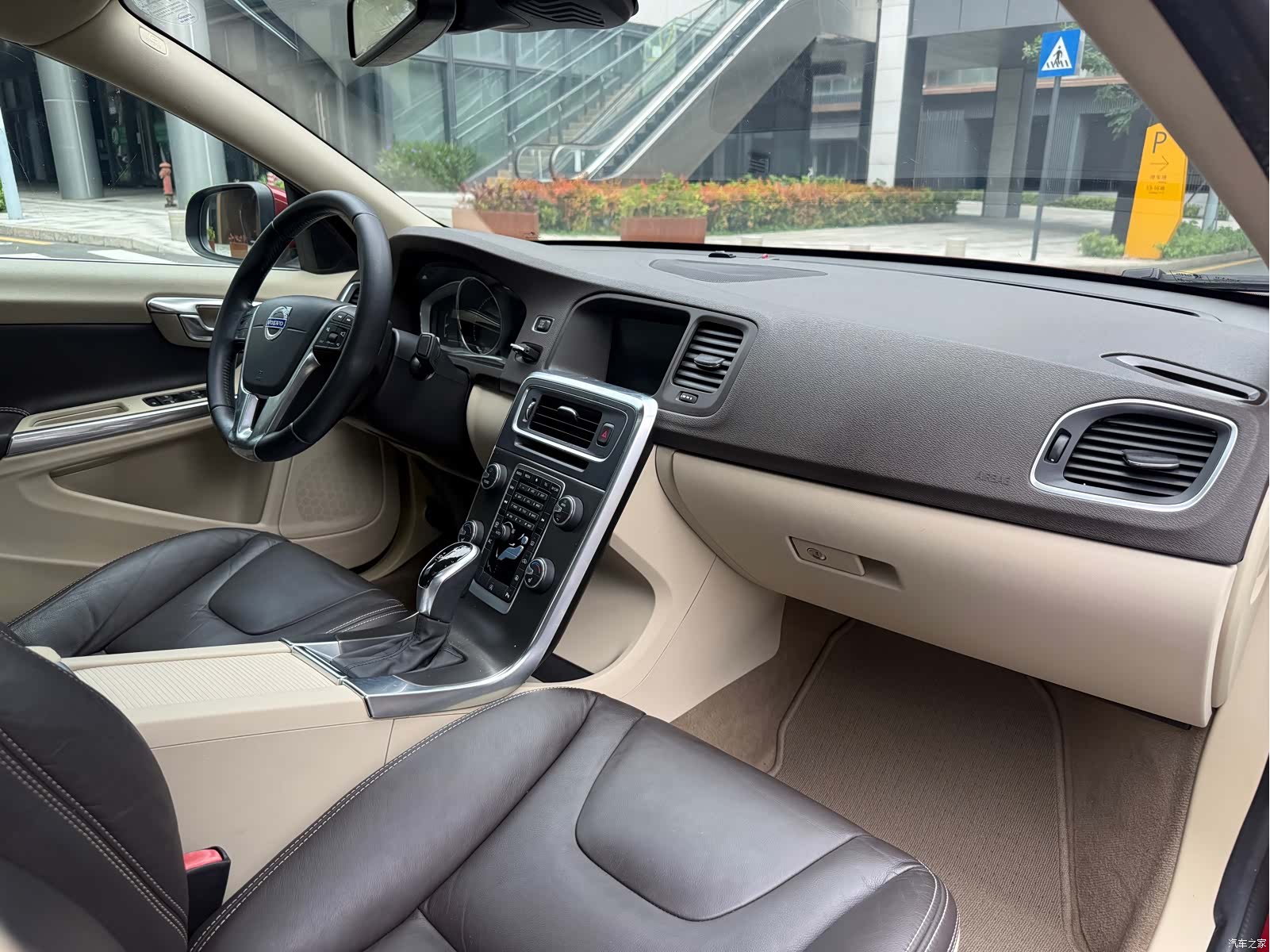 Volvo S60, 2014 15