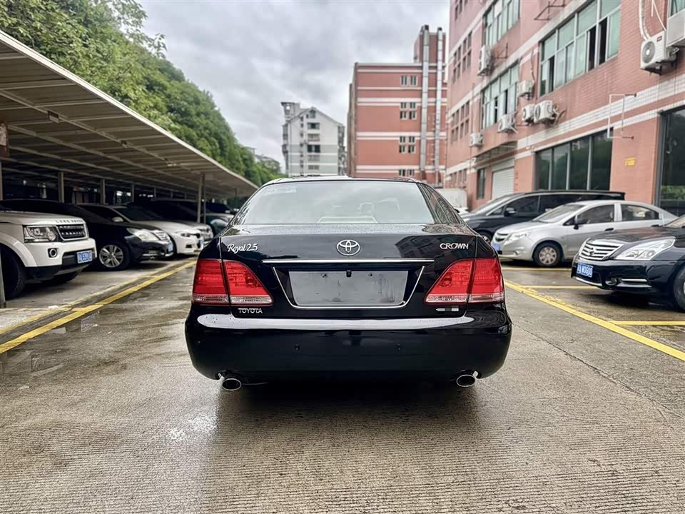 Toyota crown