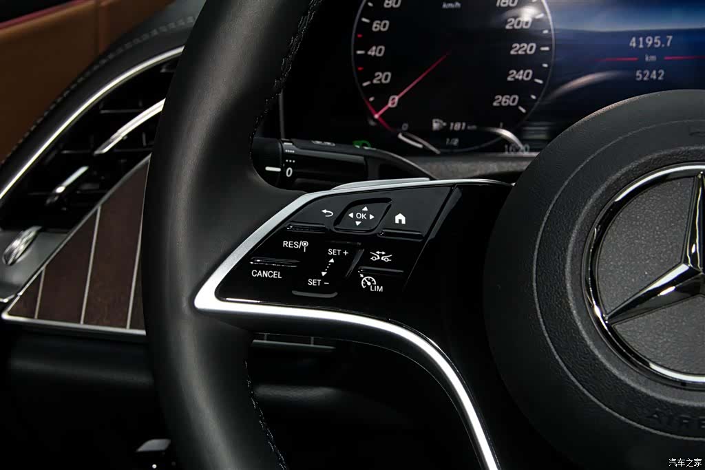 Mercedes-Benz E-Class, 2025 25