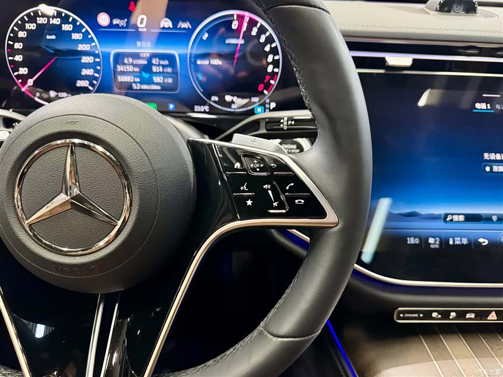 Mercedes-Benz E-Class, 2024 15