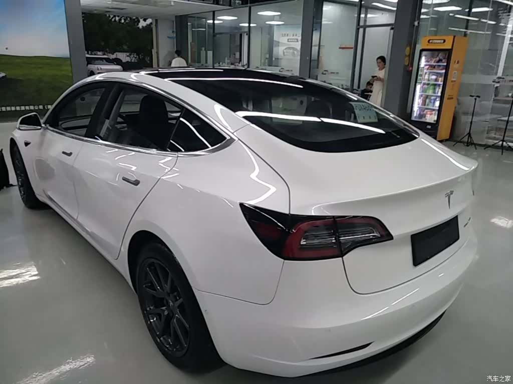Tesla Model 3, 2019 все фото
