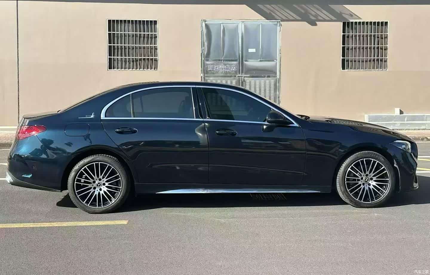 Mercedes-Benz C-Class, 2023 3