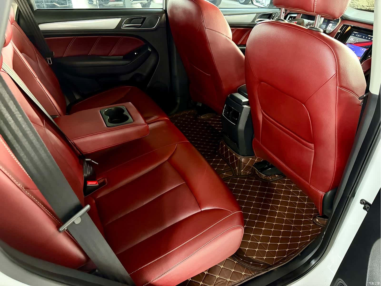 Roewe RX5, 2017 11