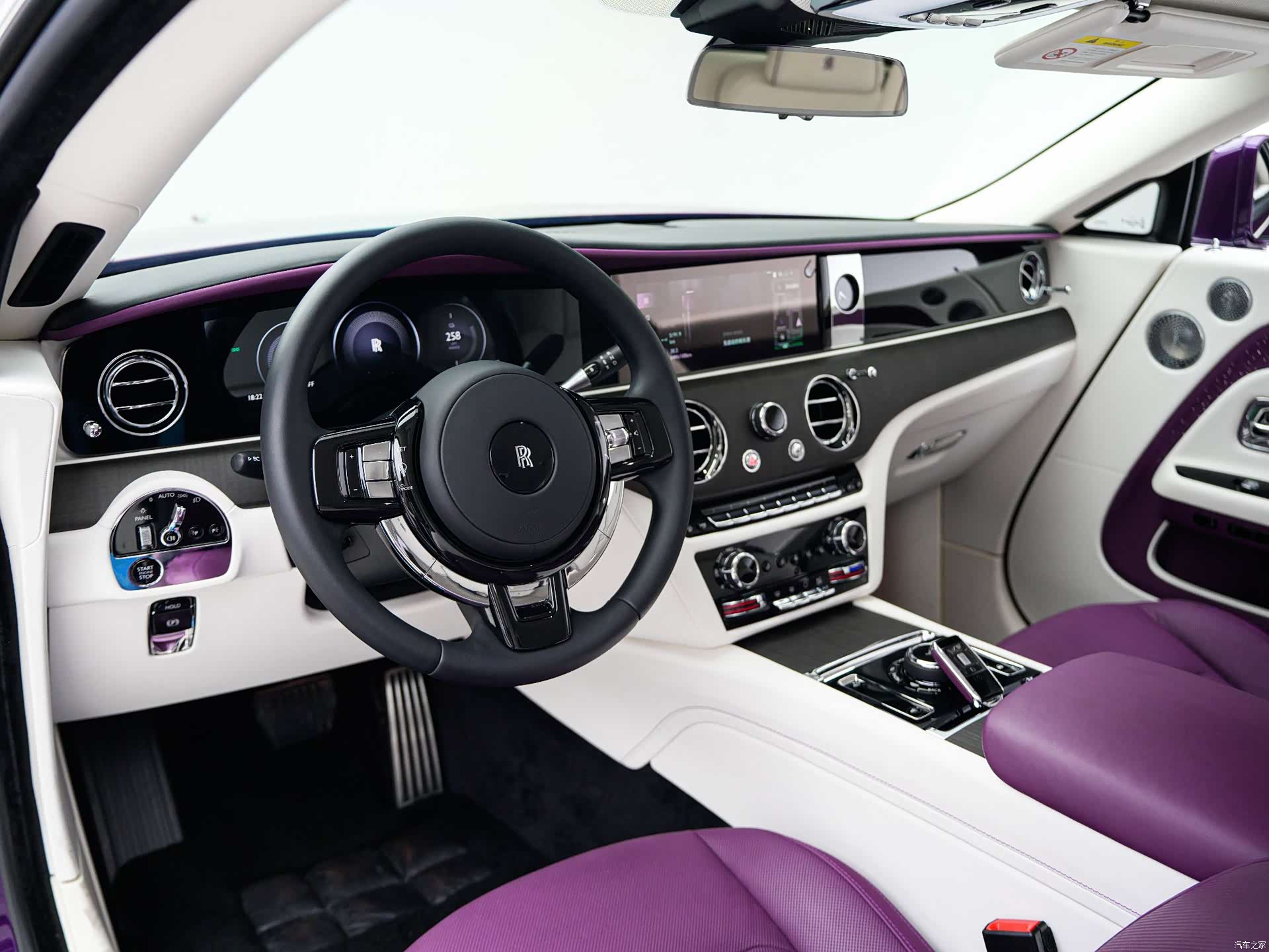 Rolls-Royce Spectre, 2025 6