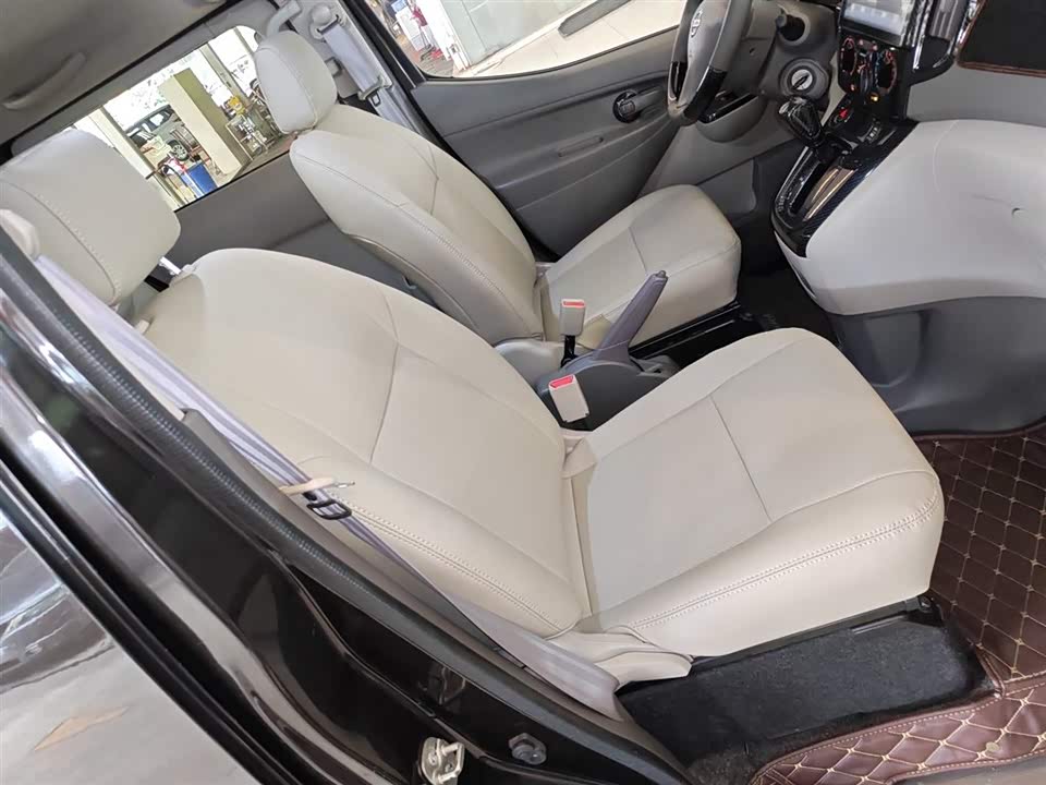 Nissan NV200 Nissan NV200