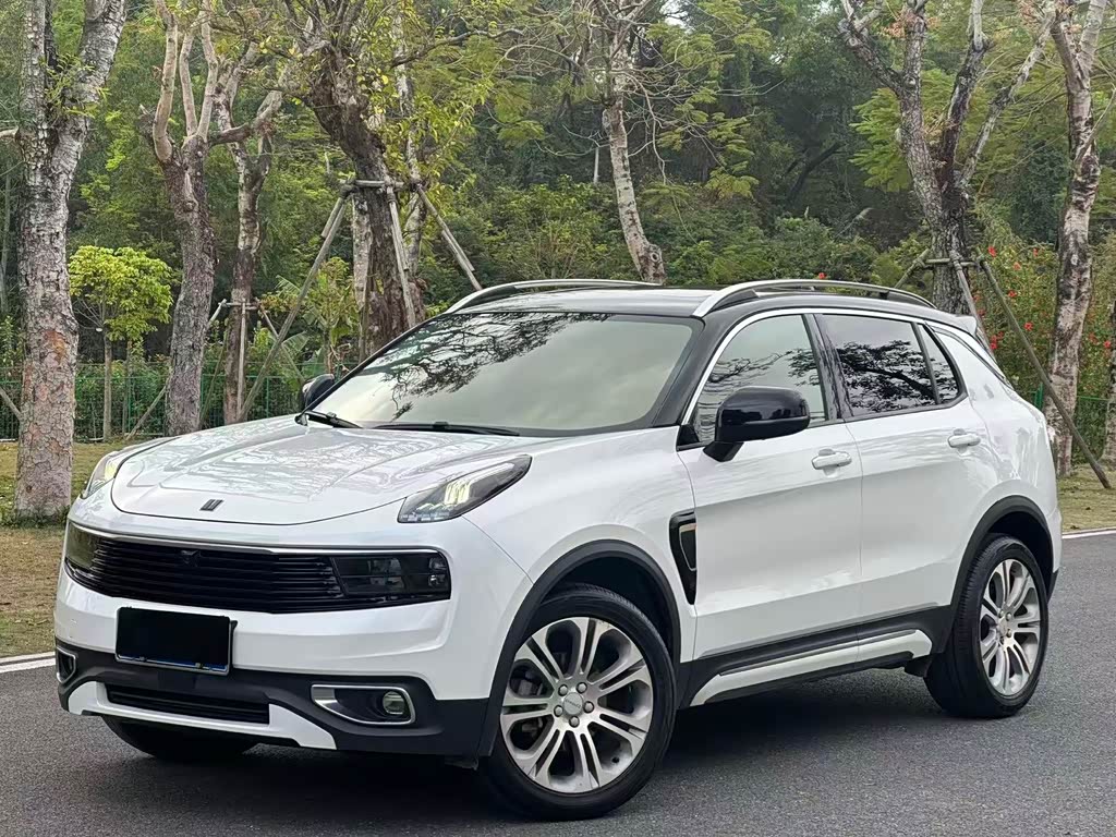 Lynk & Co 01