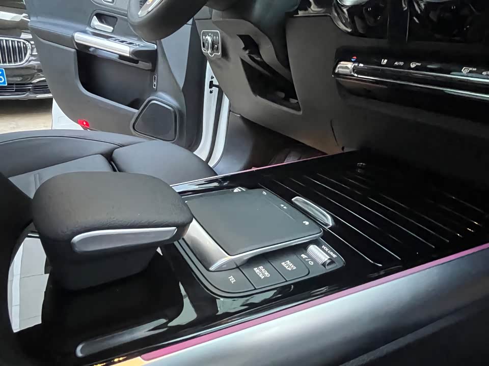 Mercedes-Benz GLA Mercedes-Benz GLA