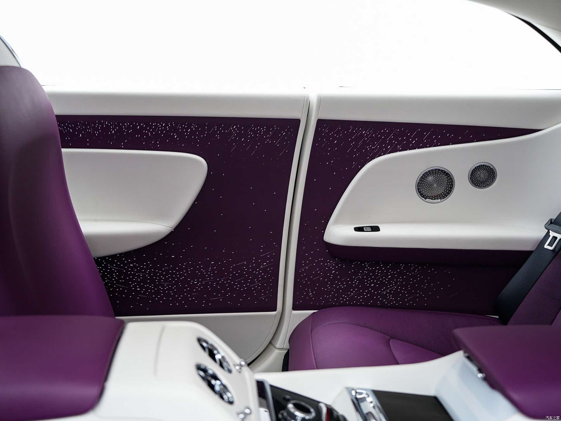 Rolls-Royce Spectre, 2025 10