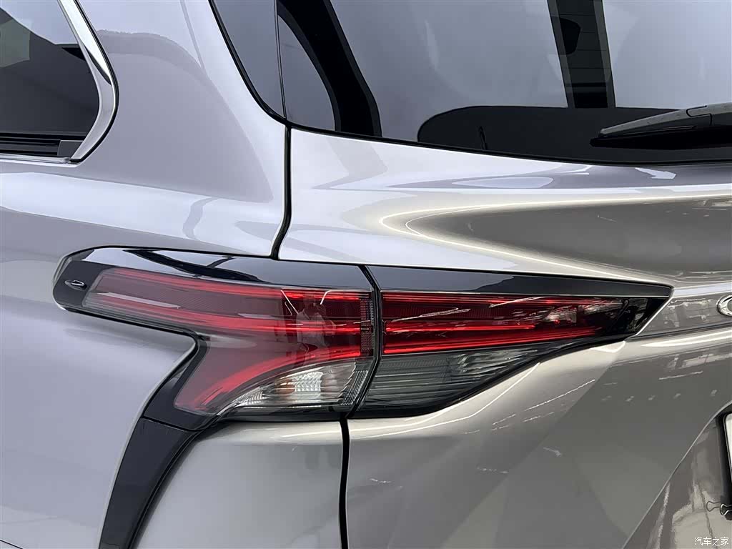Toyota Granvia, 2024 10