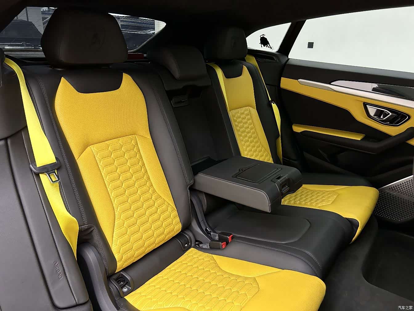 Lamborghini Urus, 2019 23