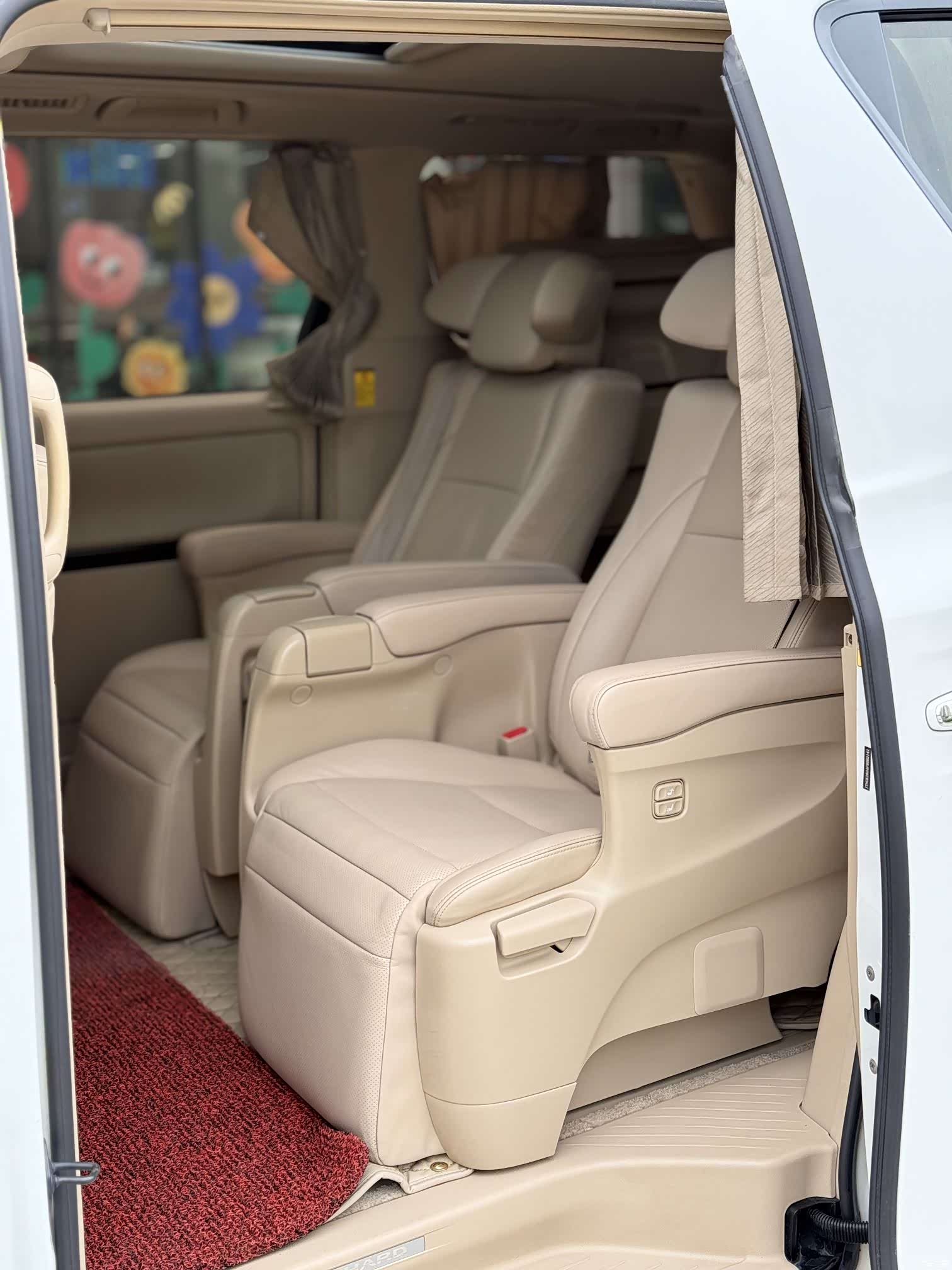 Toyota Alphard, 2015 6