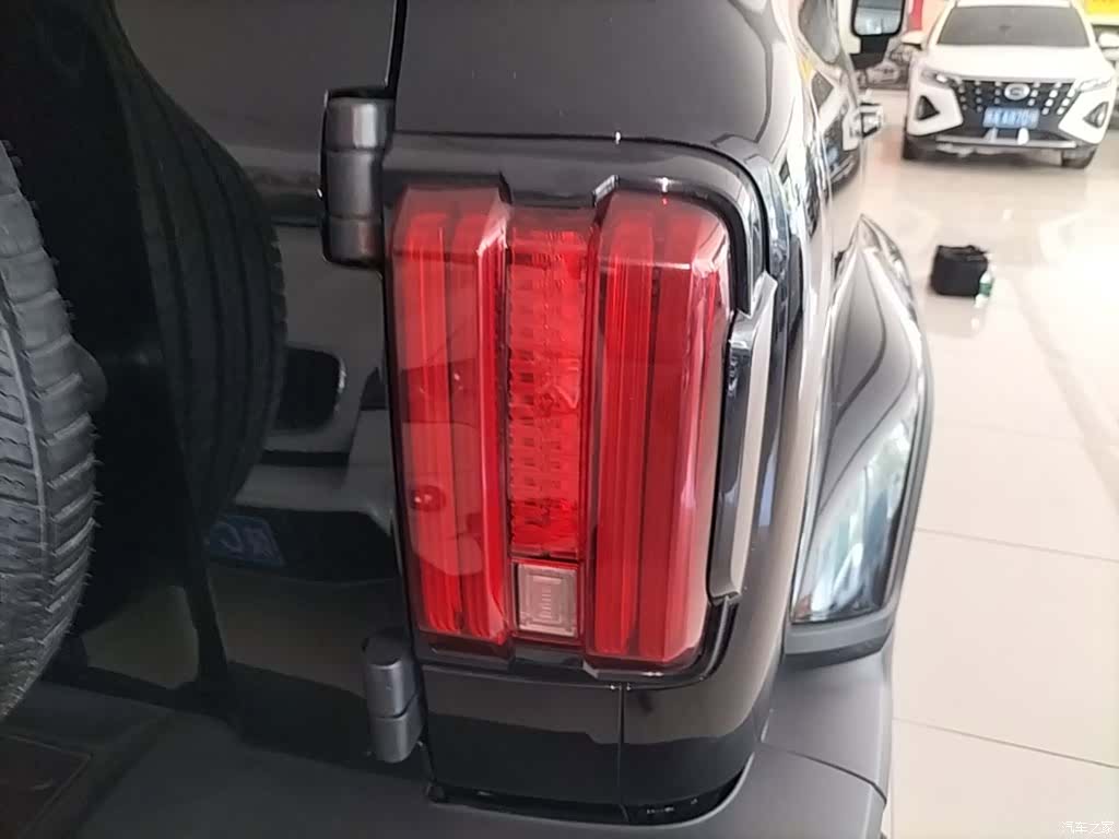 Tank 300, 2023 8