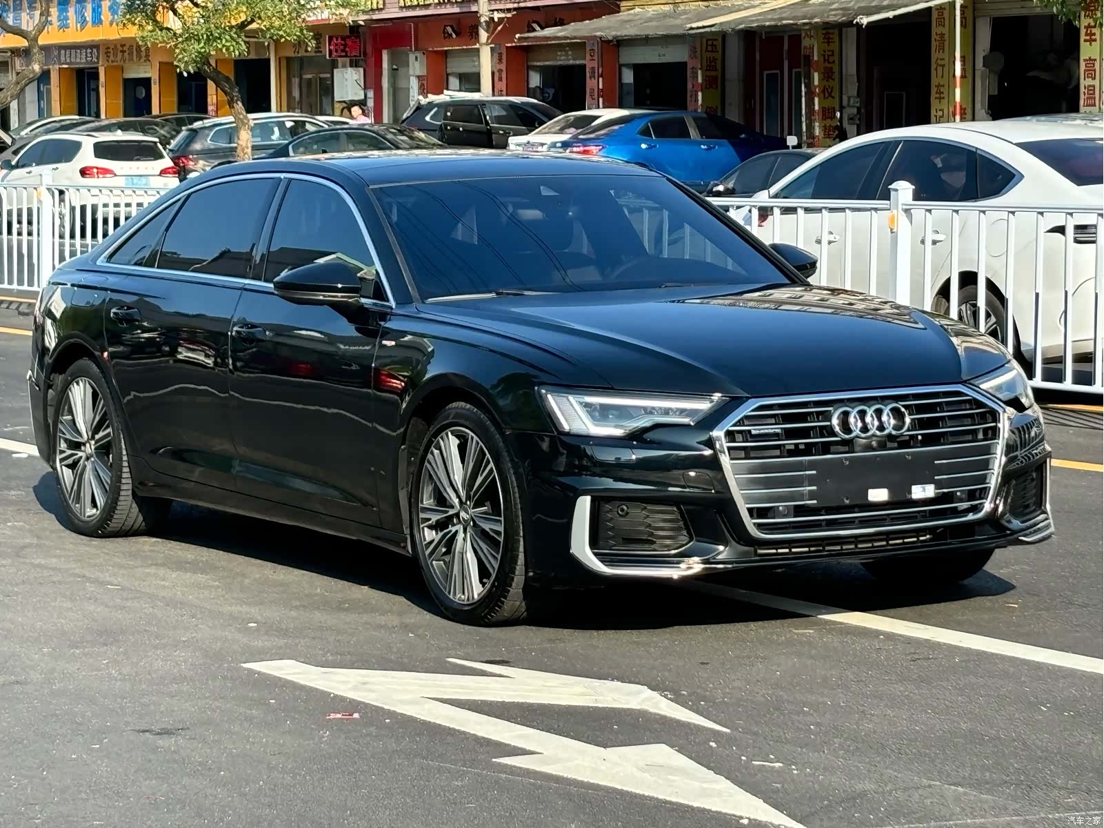 Audi A6L, 2021 3