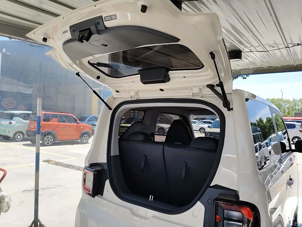 Geely Panda, 2025 19
