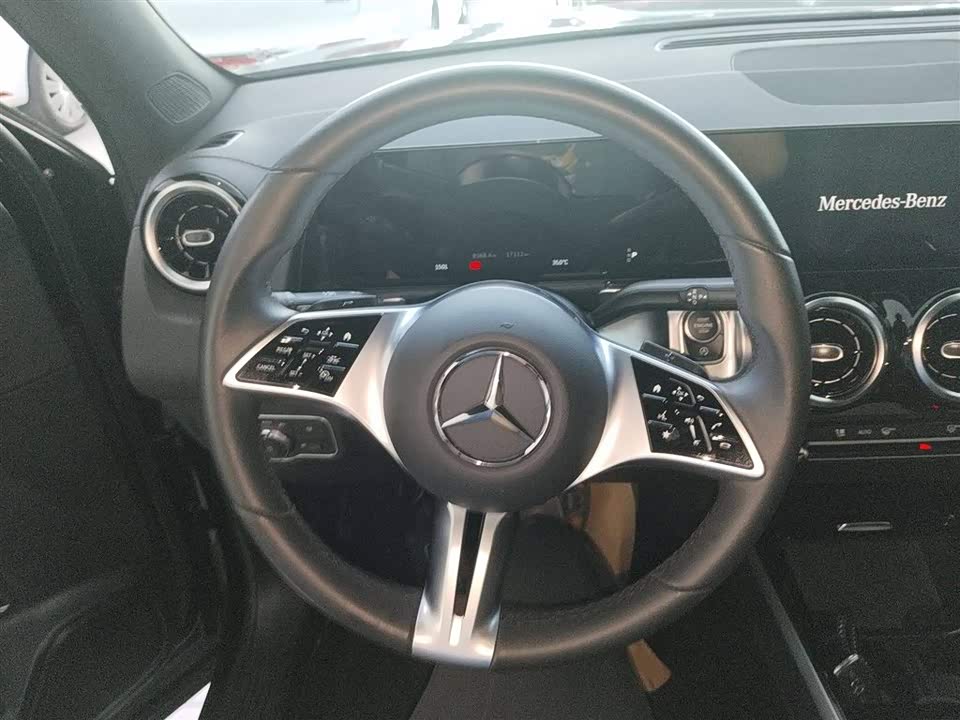 Mercedes-Benz GLB Mercedes-Benz GLB
