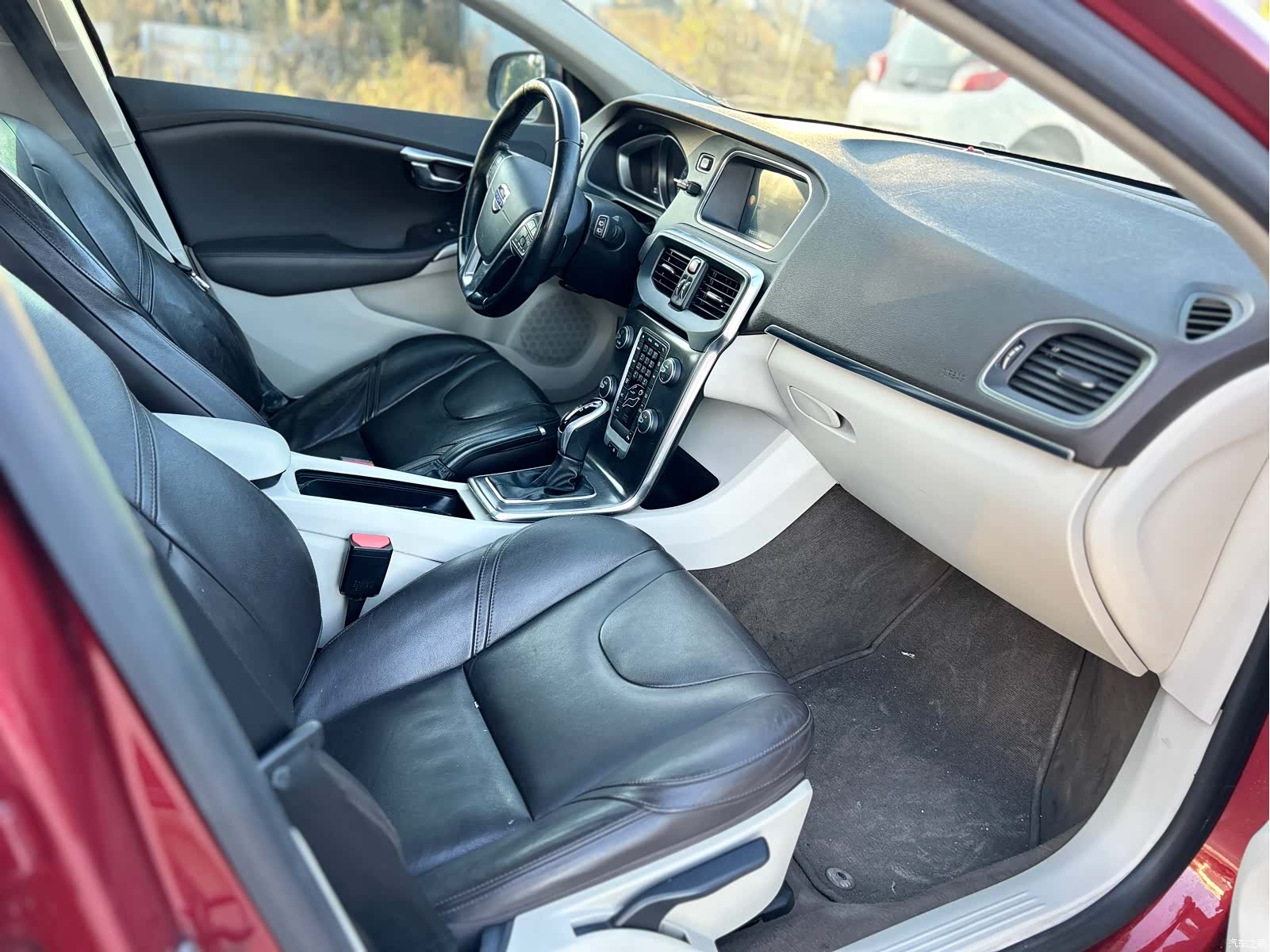 Volvo V40, 2015 40