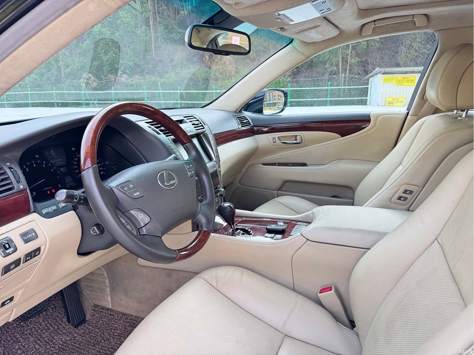 Lexus LS, 2007 13