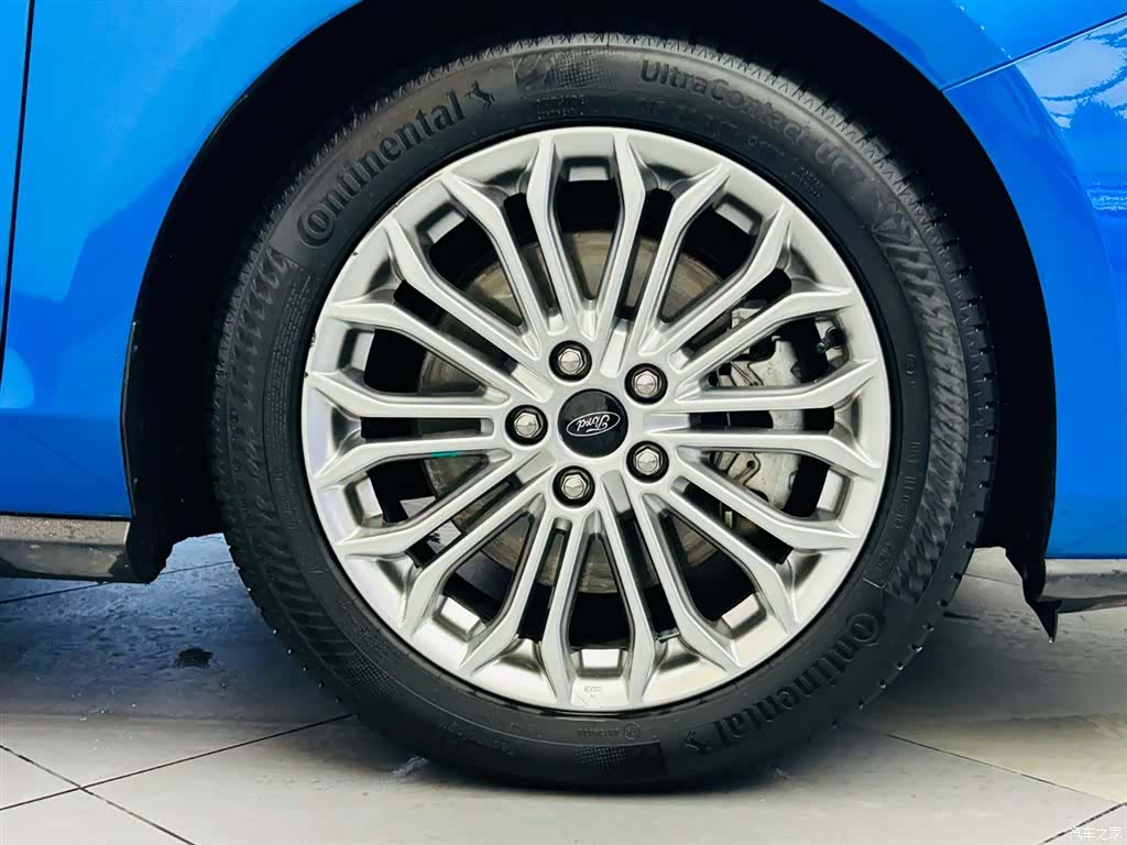 Ford Focus, 2019 10