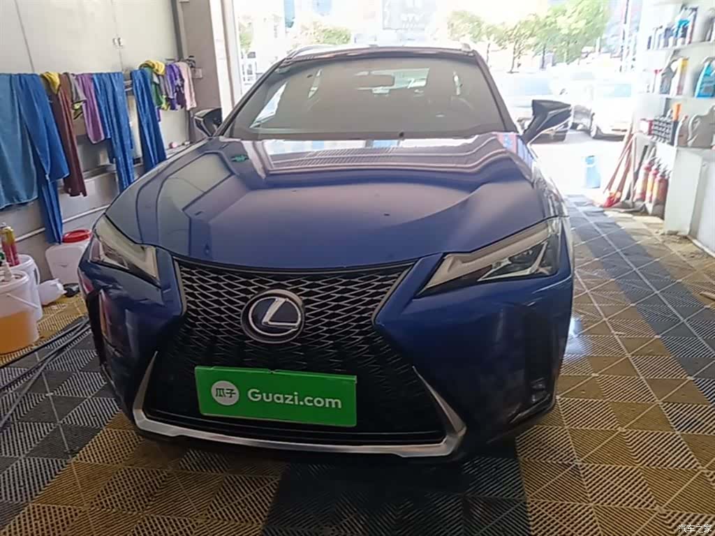 Lexus UX, 2019 3