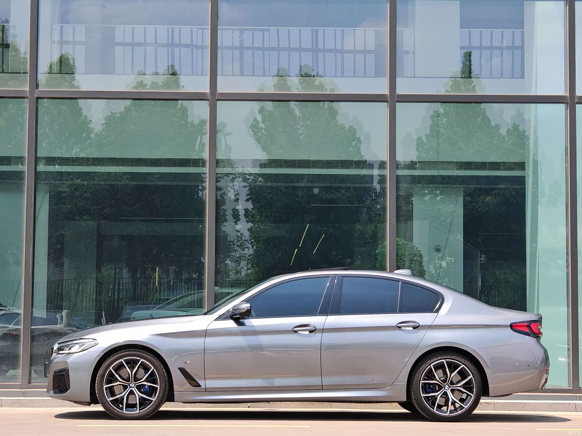 BMW 5 Series, 2021 3