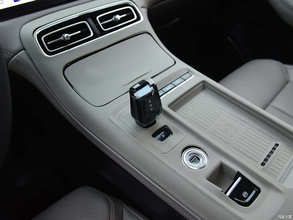 Geely Boyue, 2025 10