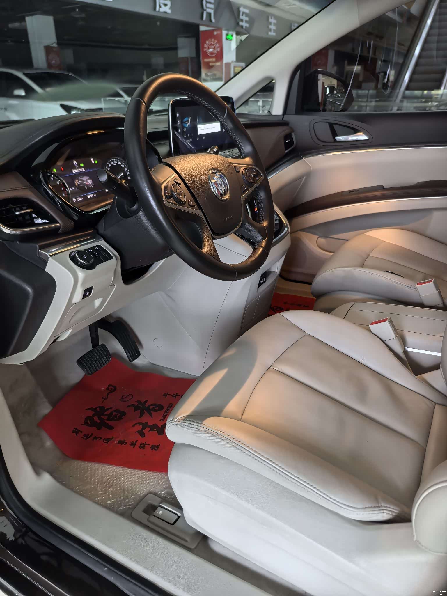 Buick GL8, 2020 4