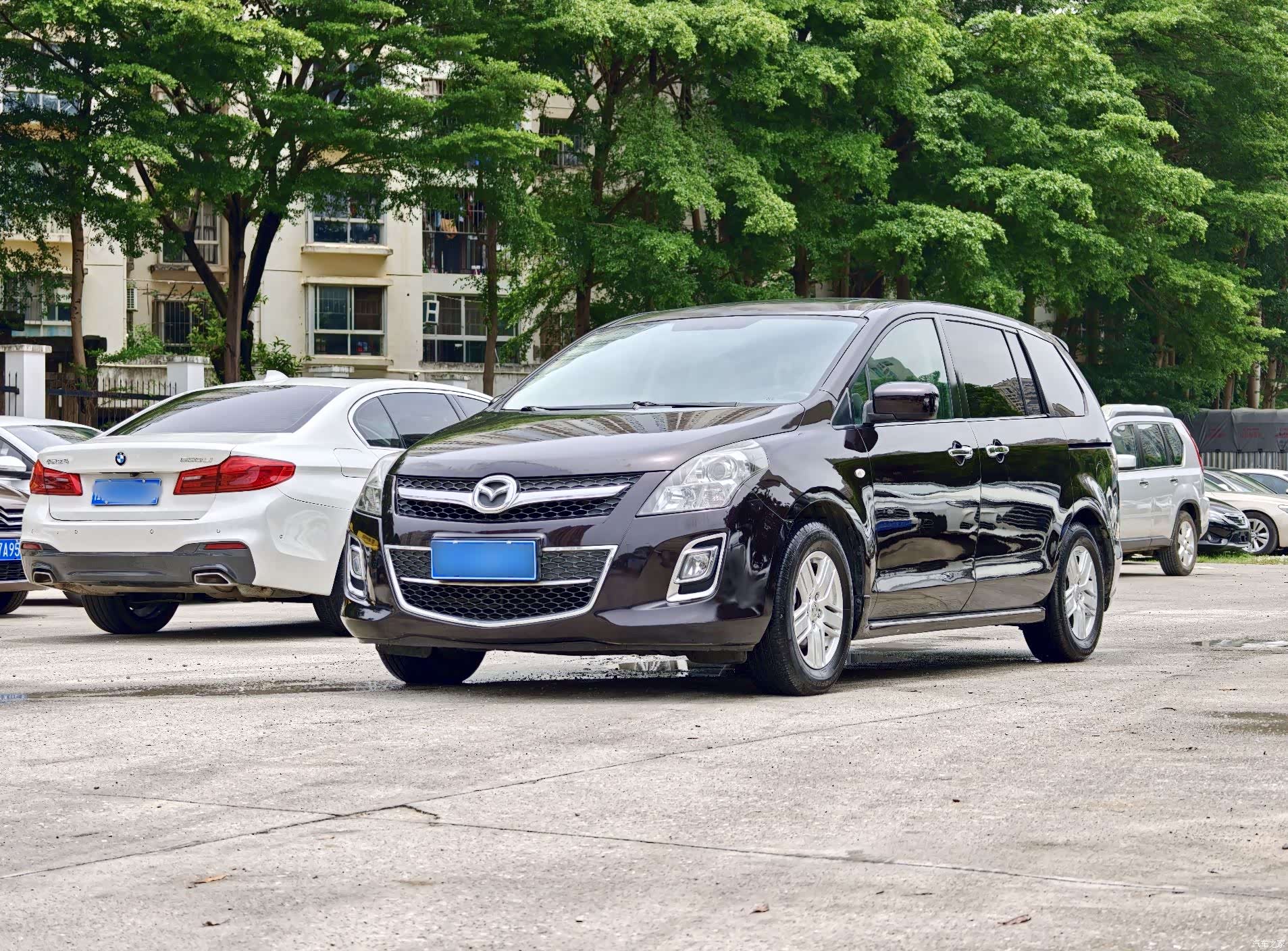 Mazda 8, 2013 1