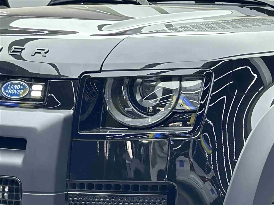 Land Rover guard