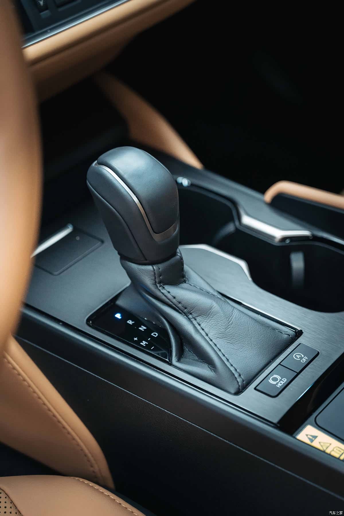 Lexus ES, 2025 17