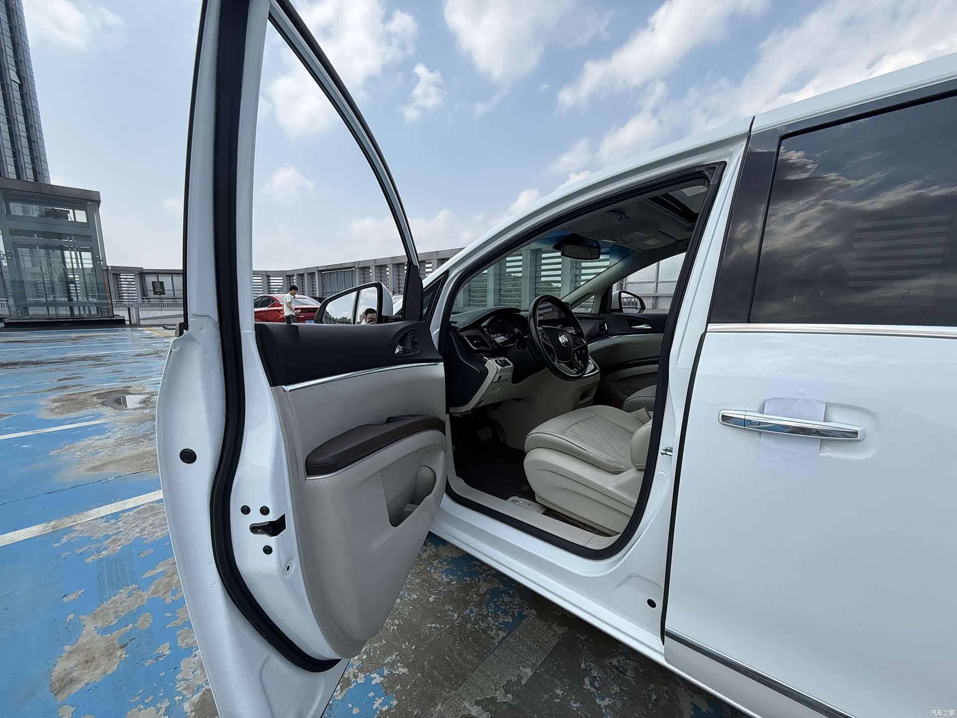 Buick GL8, 2022 9