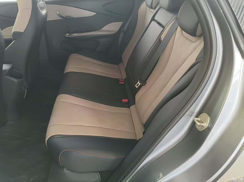 BYD Dolphin, 2023 17