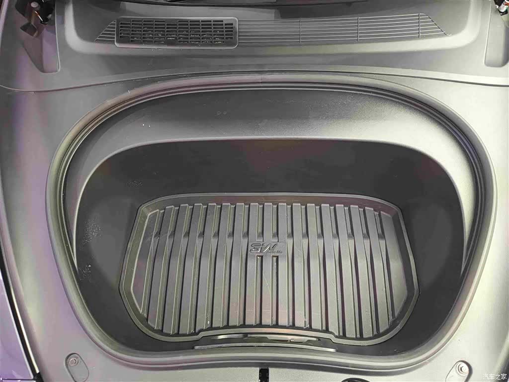 Tesla Model 3, 2024 16