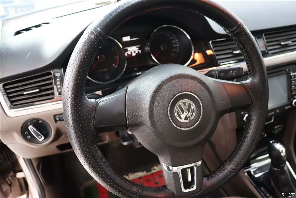 Volkswagen Bora, 2015 13