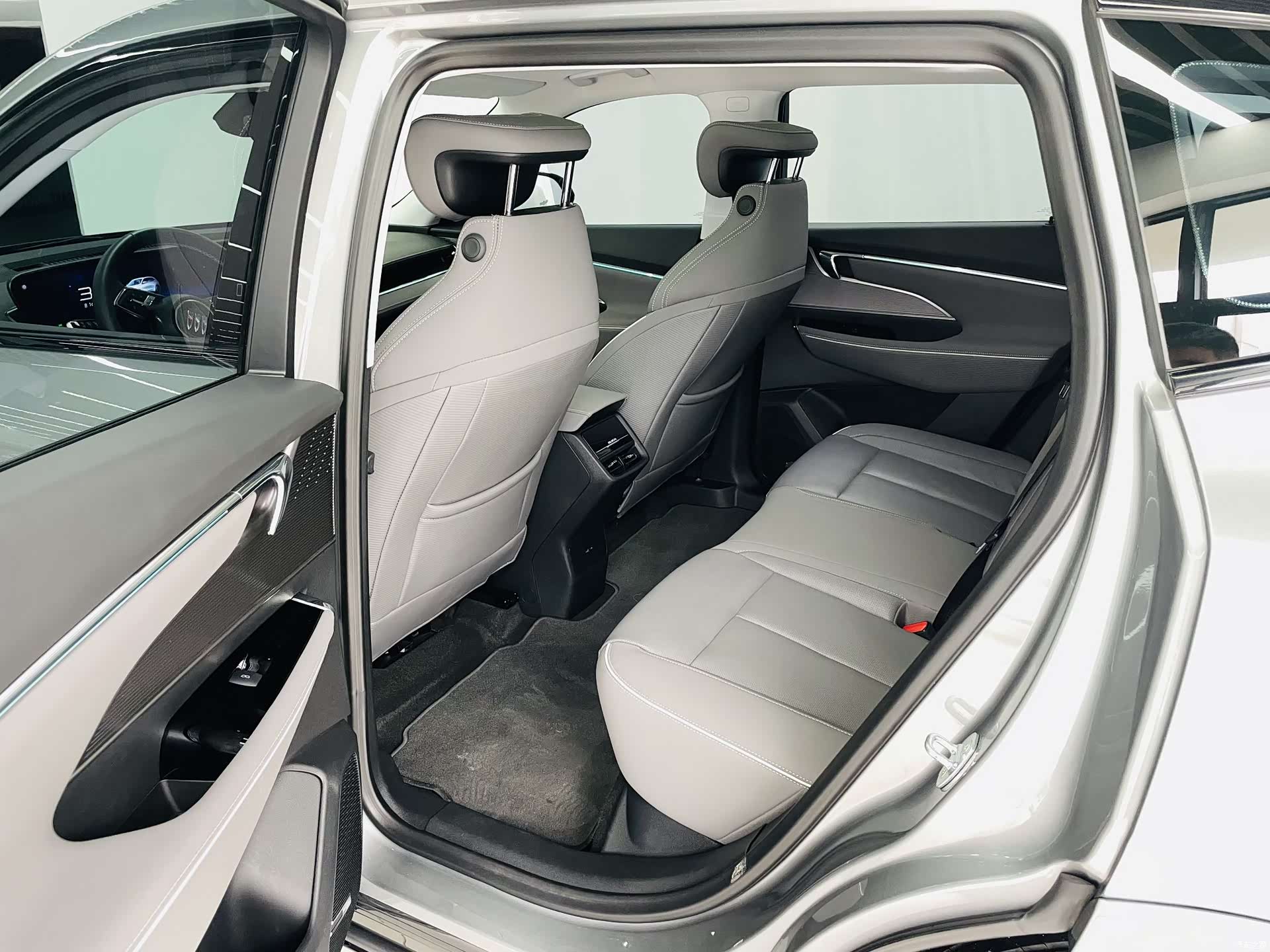 Buick E5, 2024 10