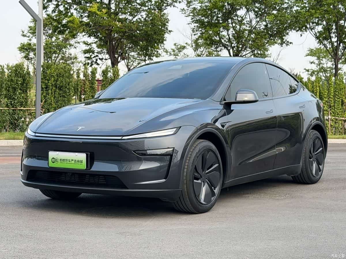 Tesla Model Y, 2025 1