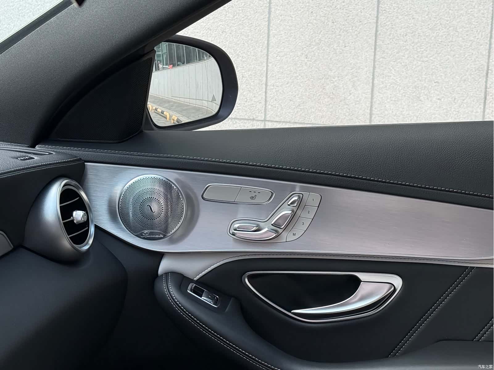 Mercedes-Benz C-Class, 2018 16
