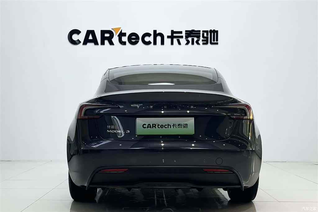Tesla Model 3, 2024 4