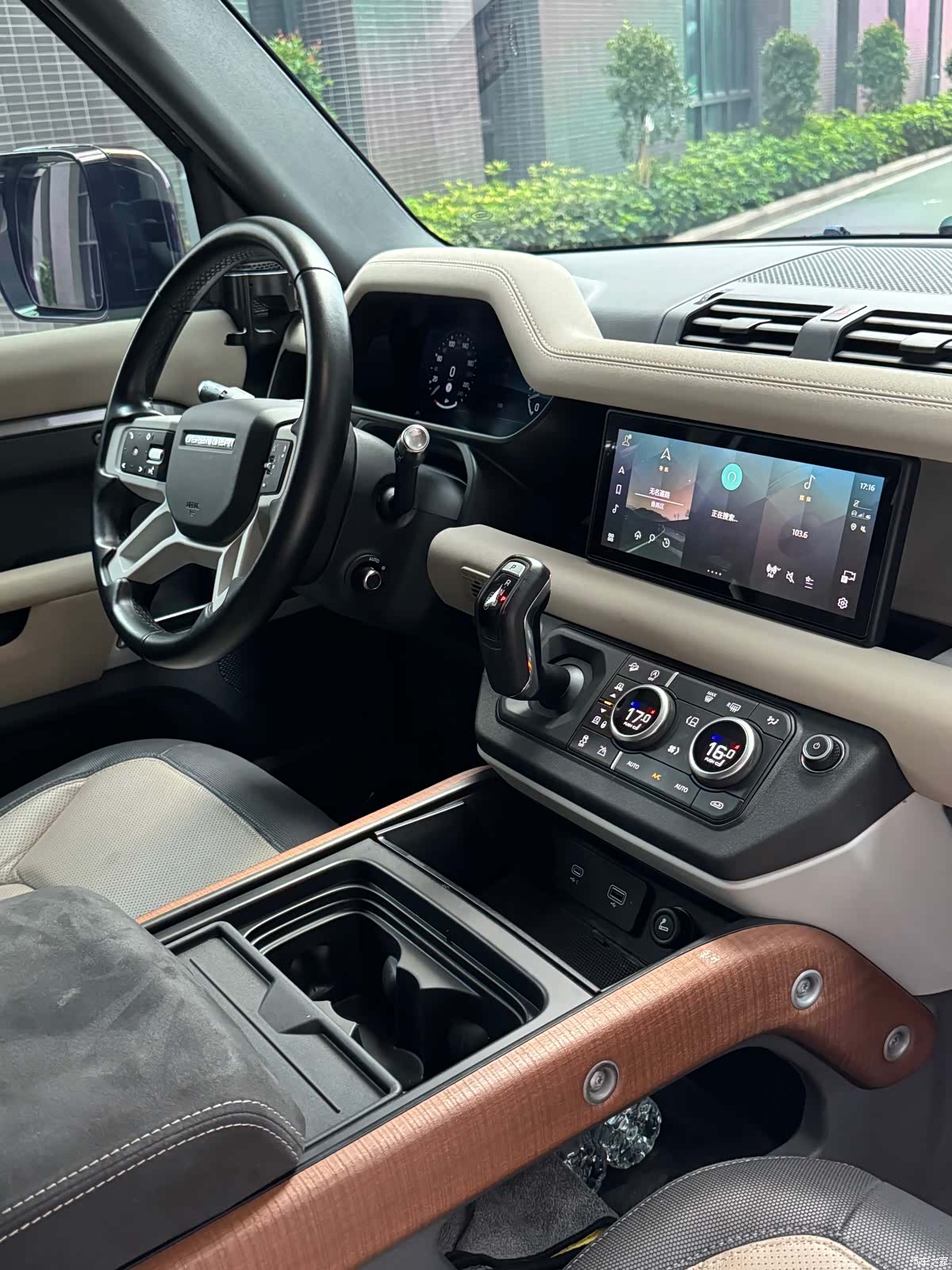 Land Rover Defender, 2021 19