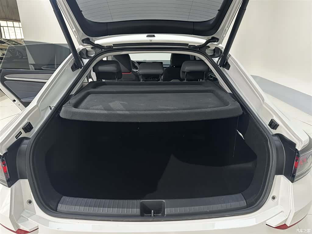 Volkswagen Lamando, 2022 13