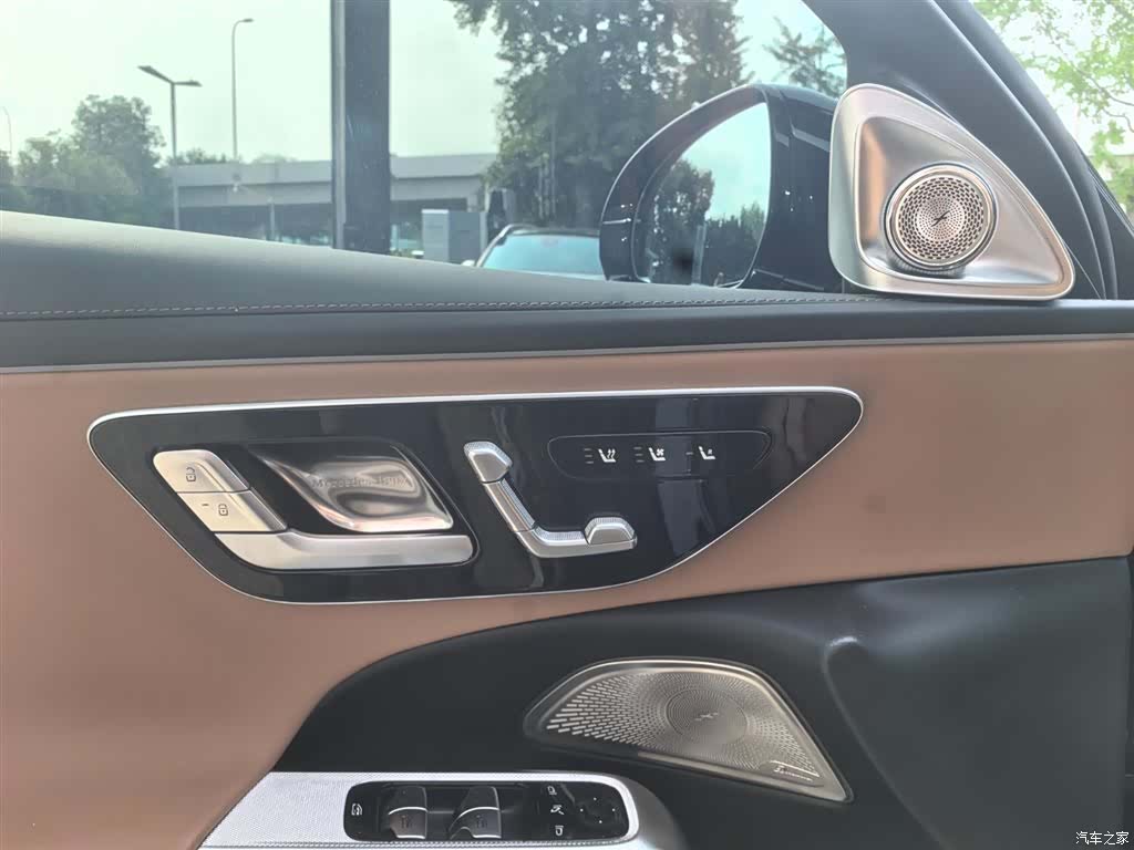 Mercedes-Benz E-Class, 2025 13