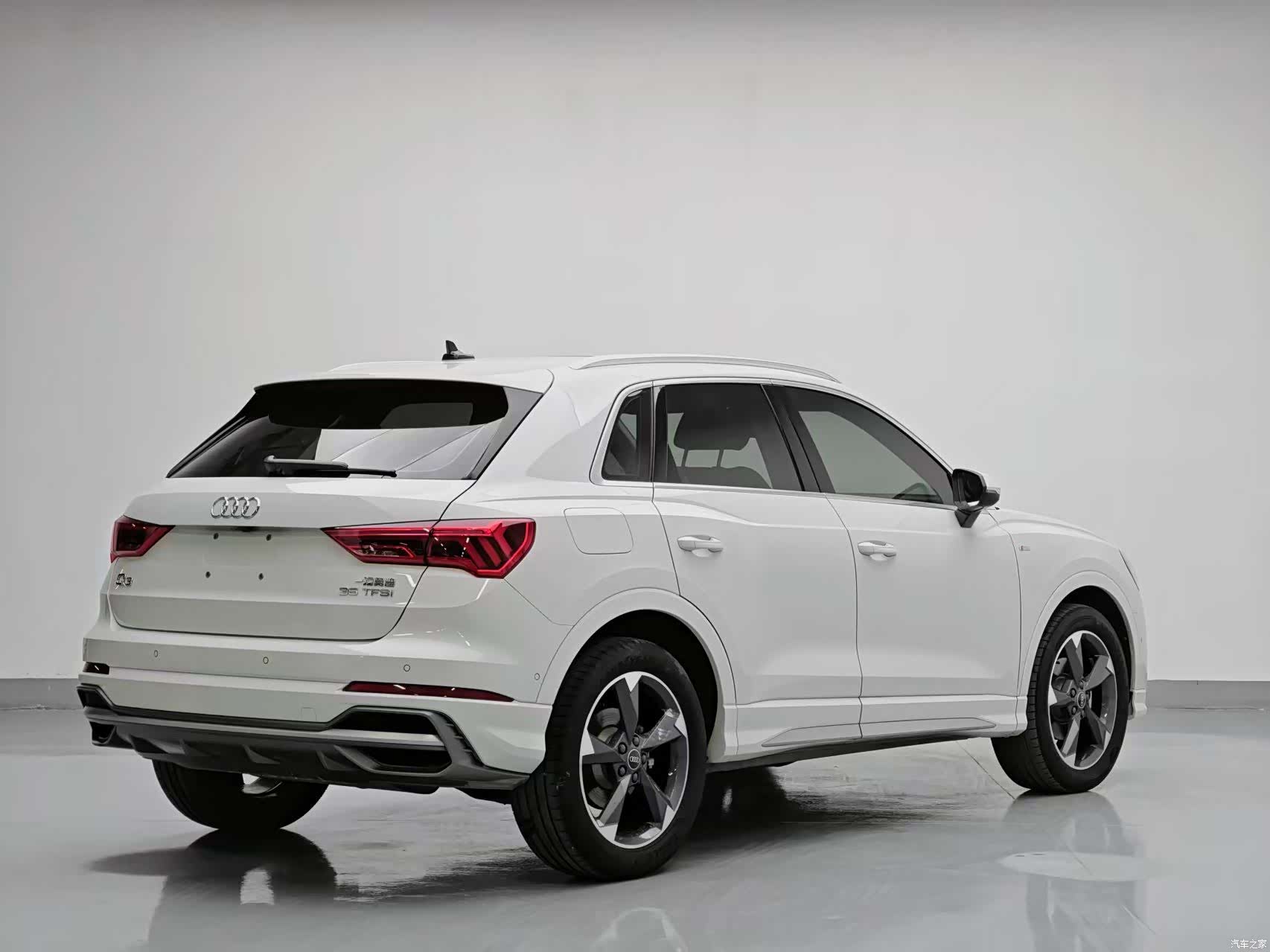 Audi Q3, 2023 6