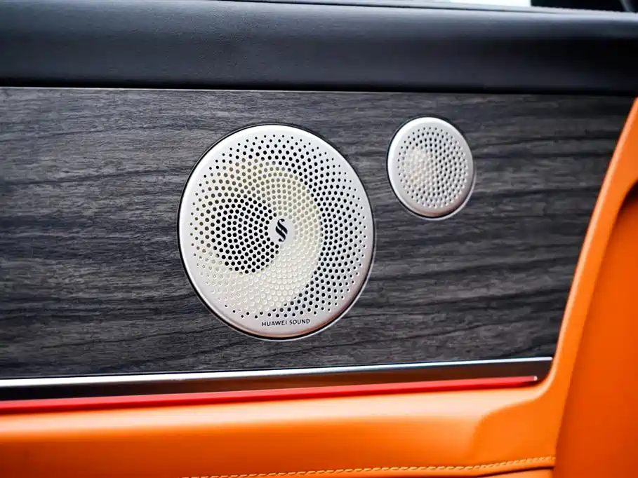 AITO Ask the world M9