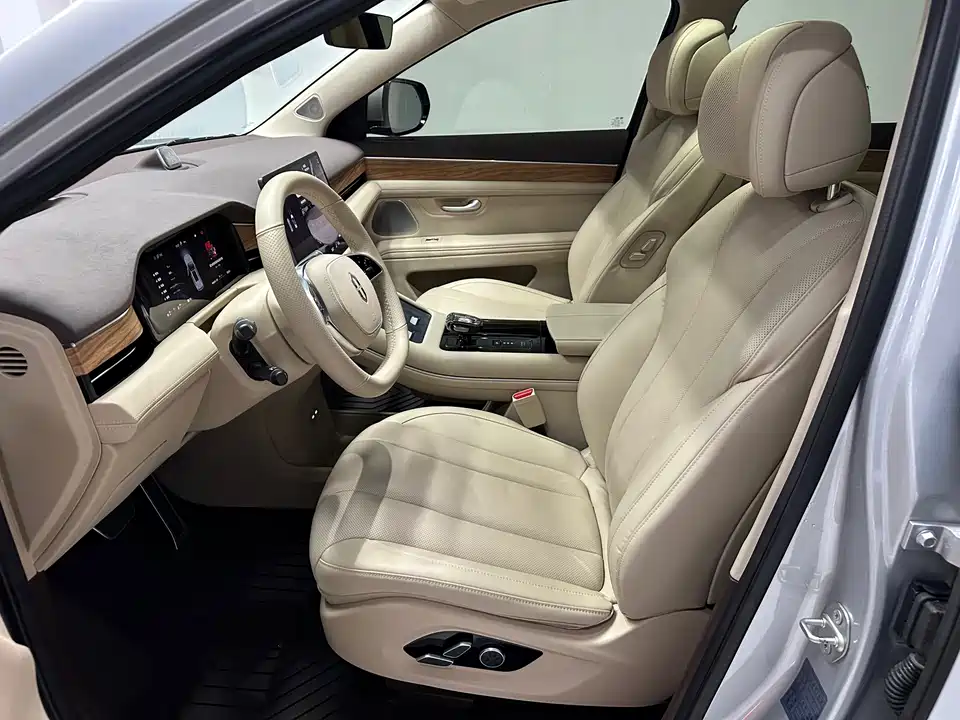 AITO Ask the world M7