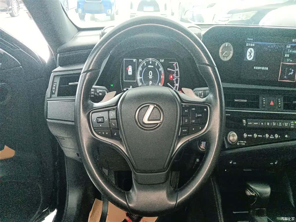 Lexus ES, 2022 11